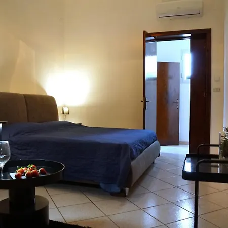 Rudiae Palace In ليتشي