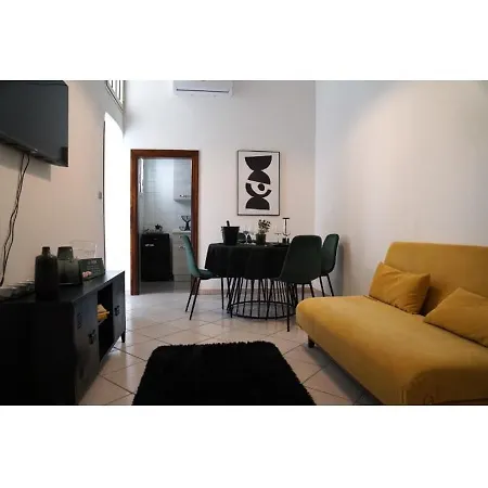 Rudiae Palace In ليتشي